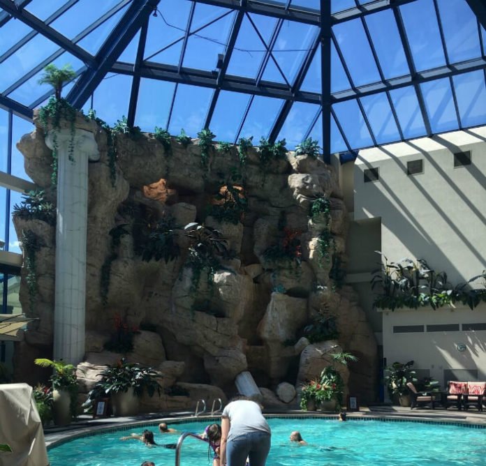 Atlantis Reno Pool Indoor Outdoor Hotel Resort Nevada