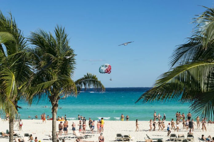 Discounted Cancun hotel rooms Over half off Mexican beach vacation