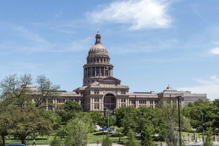 Hilton Austin hotel savings next to convention center Texas trip deals