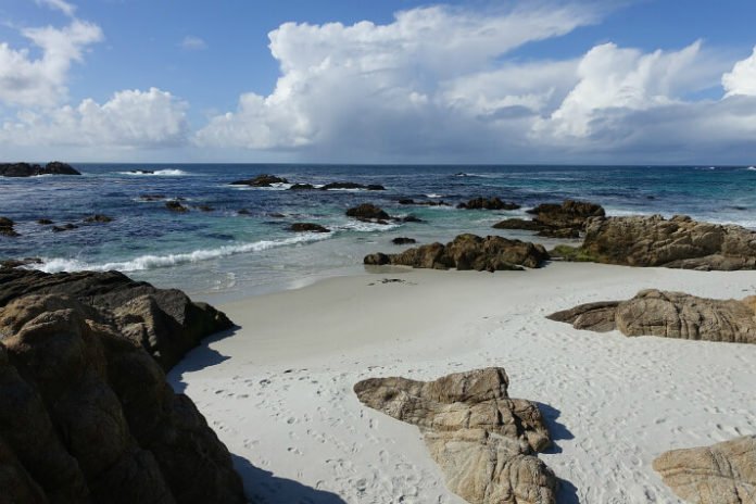 Pebble Beach golf spa packages with hotel stays at discount Monterey Bay vacation deal