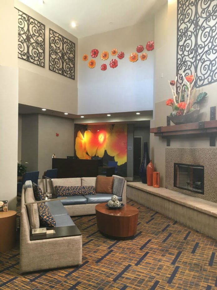 Lobby of Courtyard Marriott San Diego