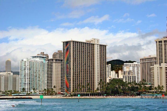 Hawaii hotel deal Waikiki Beach resorts. Hilton, DoubleTree, Embassy Suites