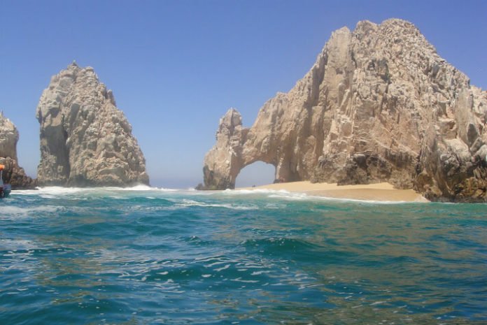 Save up to 40% off 5 star luxury Mexico resort Barceló Grand Faro Los Cabos