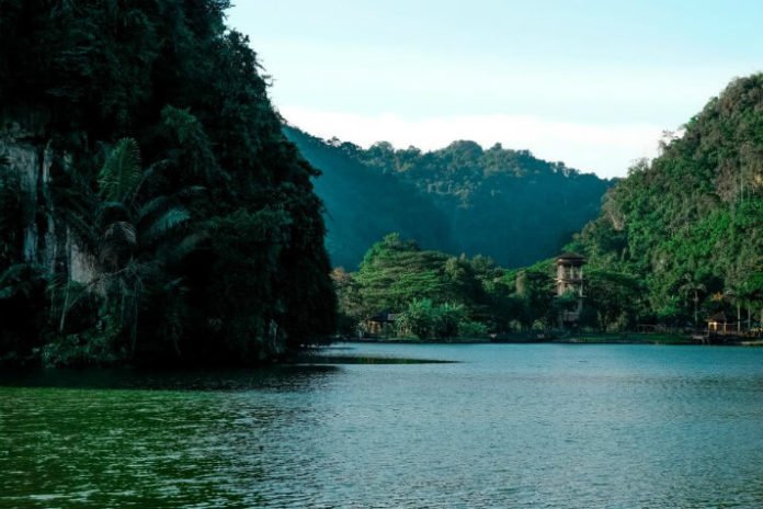 Save up to $1,000 per stateroom for Panama cruise see Colombia, Cayman Islands, Bahamas, Costa Rice