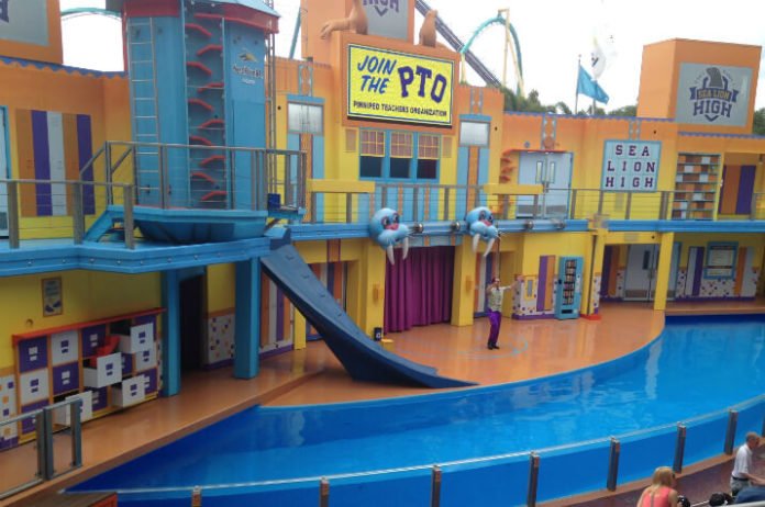 Save money with annual pass for SeaWorld Aquatica San Antonio Texas theme park water park