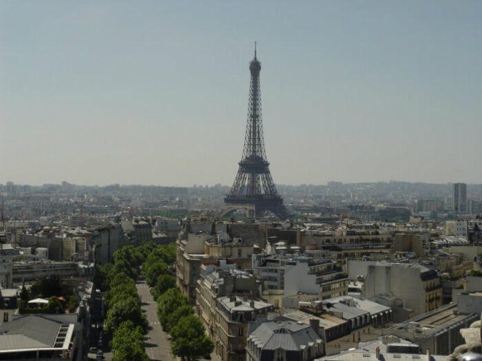 Cheap holiday roundtrip flights from Boston to Paris