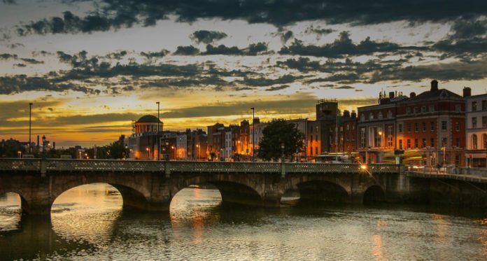 Cheap international flights from New York City area to Dublin, Shannon & Paris