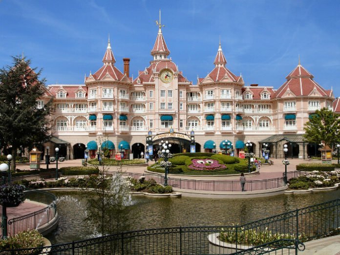 Promo code for $100 off Disneyland Hotel in Paris France