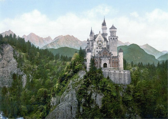 Save 33% on tour out of Frankfurt Germany see Neuschwanstein Castle & Rothenburg ob der Tauber