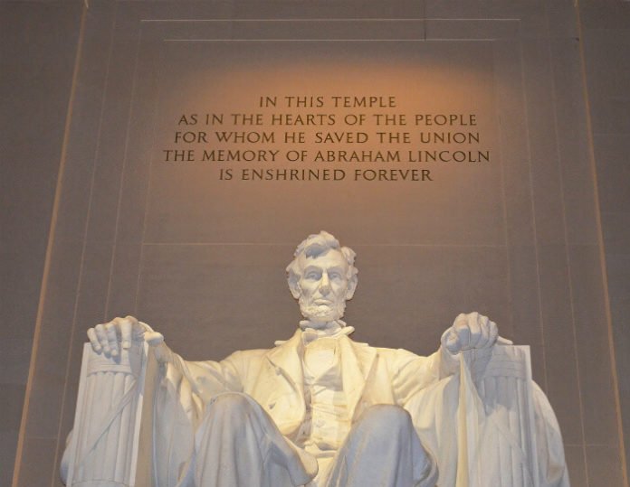 Save 10% on Washington DC tour from NYC see Vietnam, Iowa Jima & Lincoln Memorial