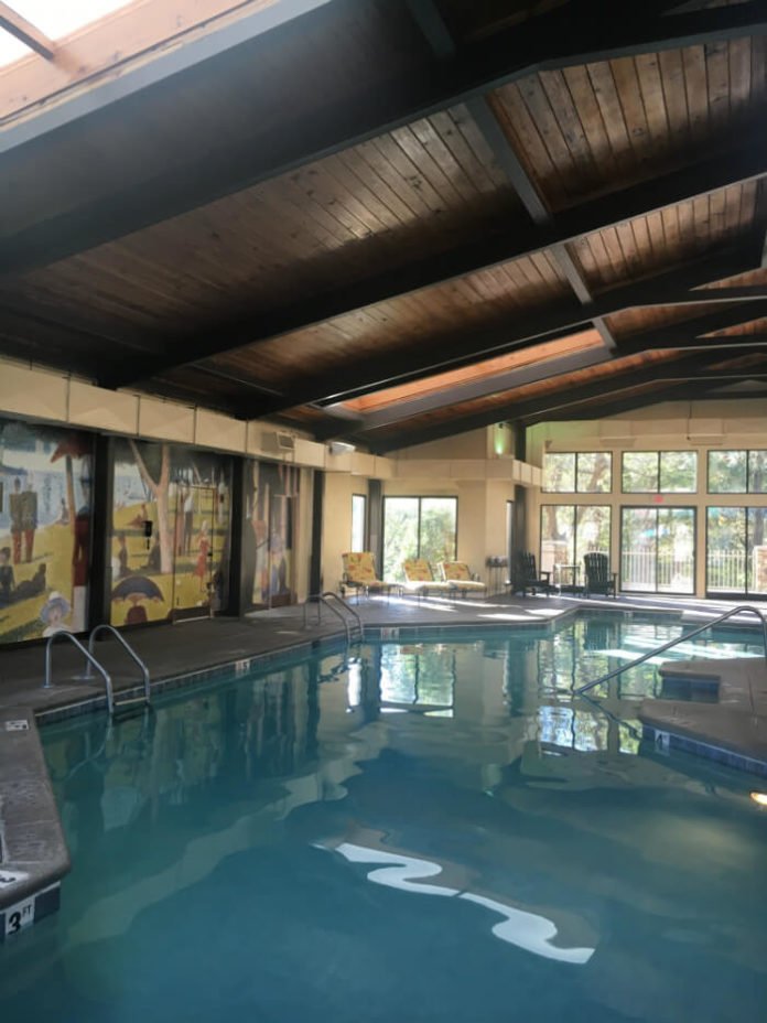 pigeon forge hotel indoor pool