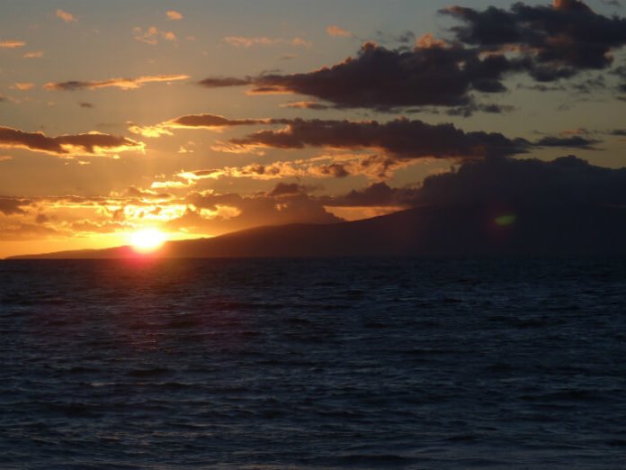 Save $1000 on Hawaiian cruises ports include Bora Bora, Pago Pago, Hilo, Honolulu, Maui