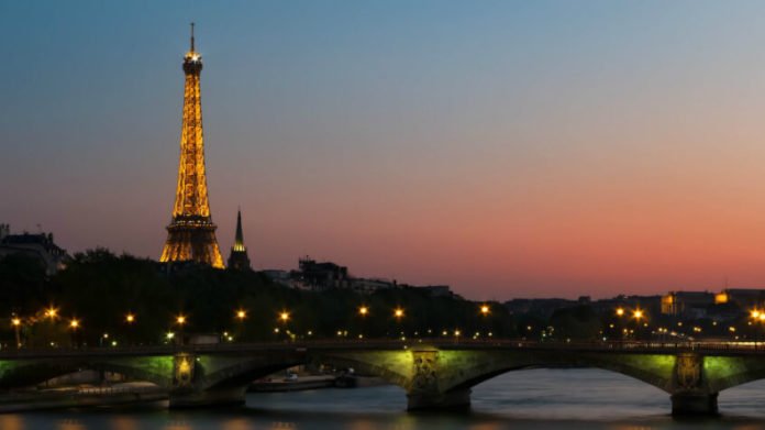 Save money on Paris trip with cheap roundtrip direct flight from NYC