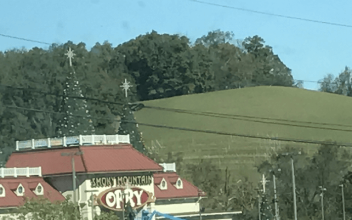 Save $5 at Christma at the Smoky Mountain Opry