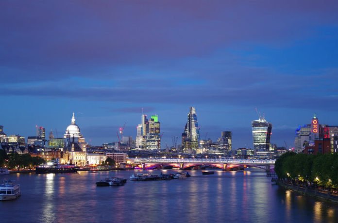 Save money on 4&5 star hotels Rosewood London, Plaza on the River, Grosvenor, Royal Garden, Harrington, 45 Park Lane