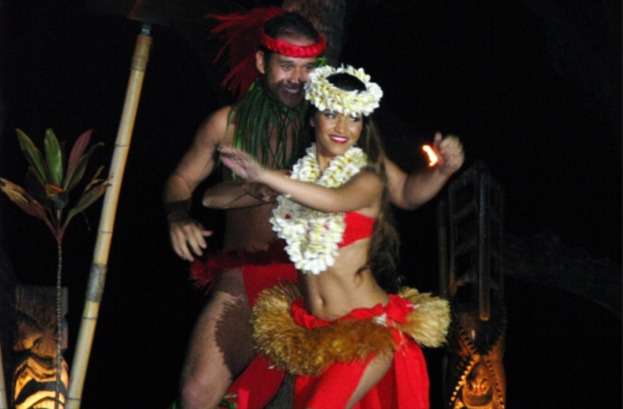 Save 13% off the cost of the Royal Kona Resort luau in Hawaii