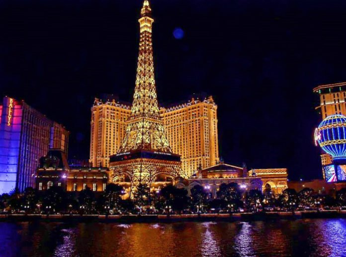 Cheap nonstop roundtrip flight from Dallas to Las Vegas $82.40