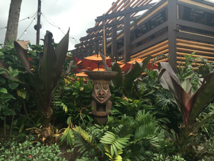 tiki statue at Polynesian Village Resort