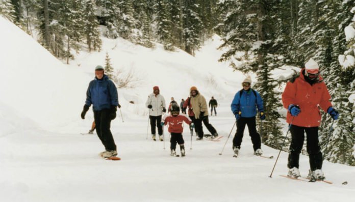 Banff Alberta hotel deals save up to 40% on ski vacation