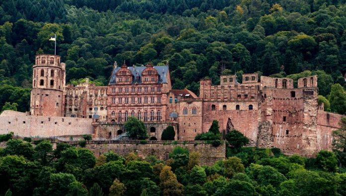 Discounted Europe tour see Germany Heidelberg Castle Geneva & Lucerne in Switzerland DIsneyland Paris