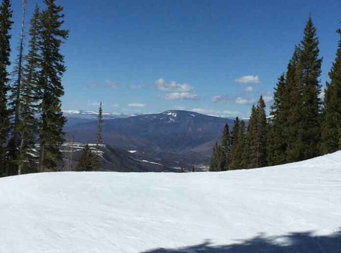 Vacation package deal flight from Charlotte to Aspen hotel