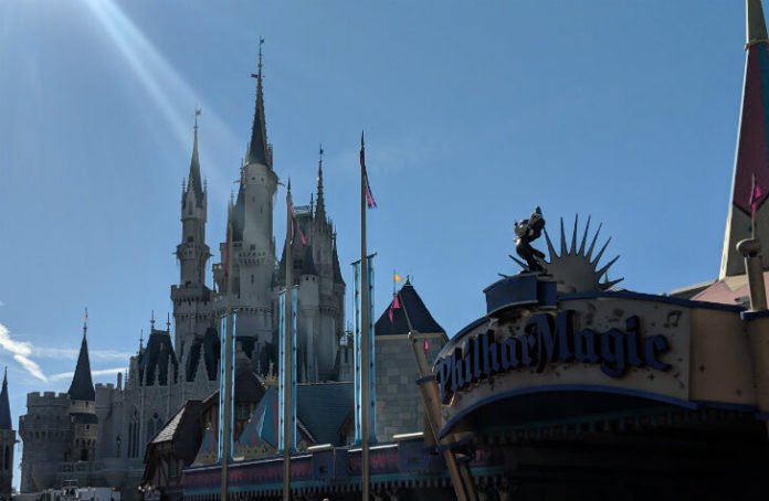 Cheap flight from Salt Lake City to Orlando enjoy Disney World SeaWorld Universal Studios