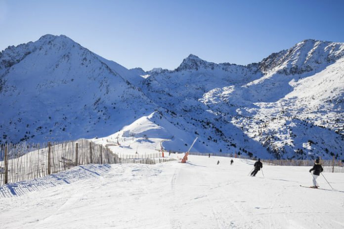 Free ski lift passes for children & seniors at Andorra ski resorts