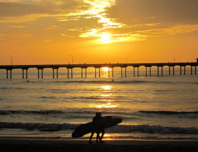 Top 10 San Diego beach hotels close to surfing lessons