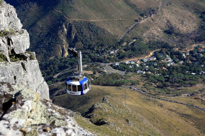 Cape Town South Africa discount tour see Table Mountain Gardens scencis Atlantic coastline Grand Parade