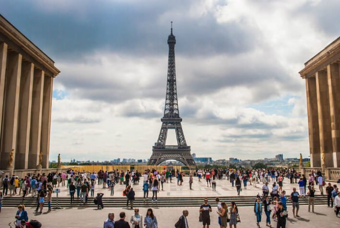 Cheap roundtrip airfare from San Francisco to Paris