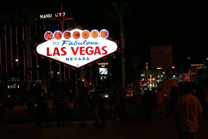 Save on Flights to Las Vegas - Green Vacation Deals