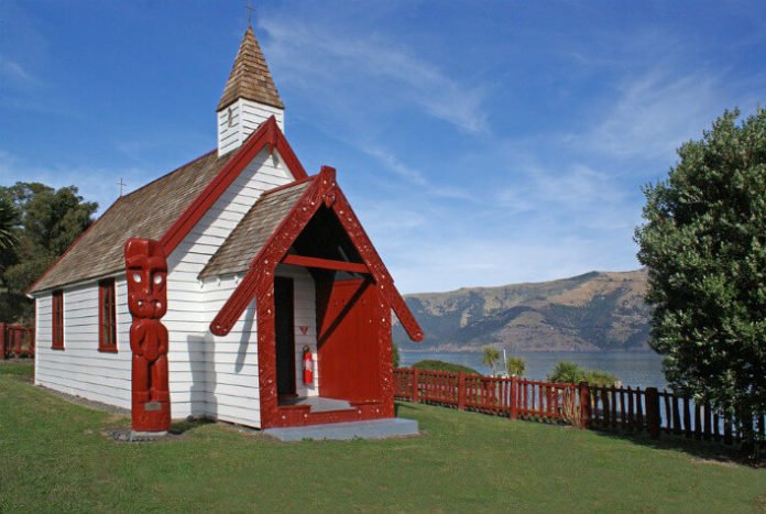 Top Akaroa New Zealand hotels swim with dolphins see penguins