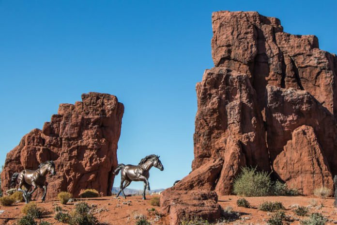 Save up to 23% on St. George Utah hotels Best Western Quality Inn Econolodge Holiday Inn