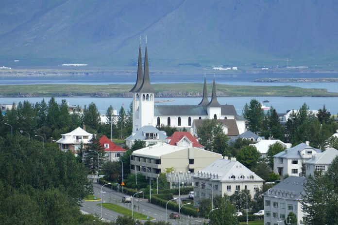 Budget travel cheap Reykjavik Iceland hotel deals