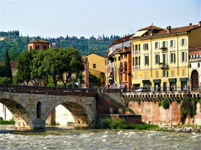 Top 8 Verona Italy hotel deals B&B Apartments savings