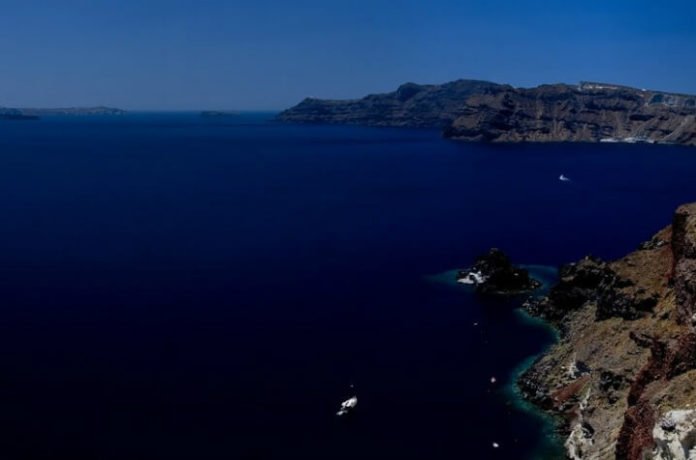 Save money on Santorini Greece hotel stay luxury hotel