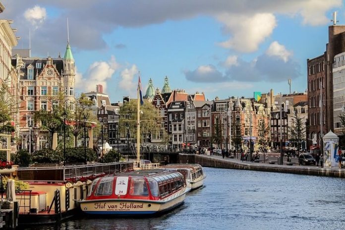 Discount price for Amsterdam Netherlands canal cruise