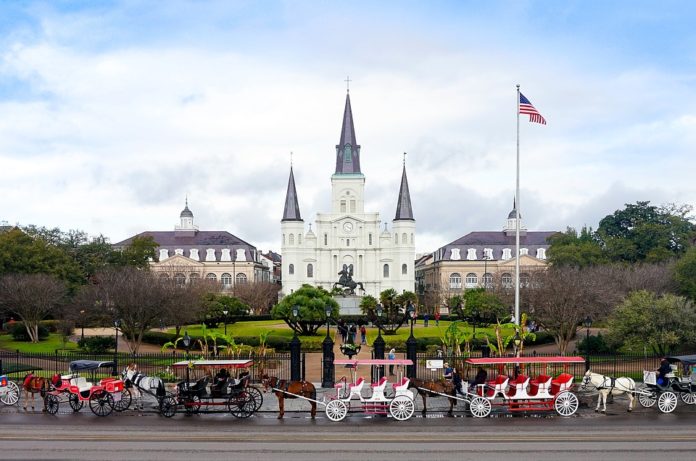 Save money on 4-star hotels in New Orleans Louisiana near French Quarter, Bourbon, Canal Street