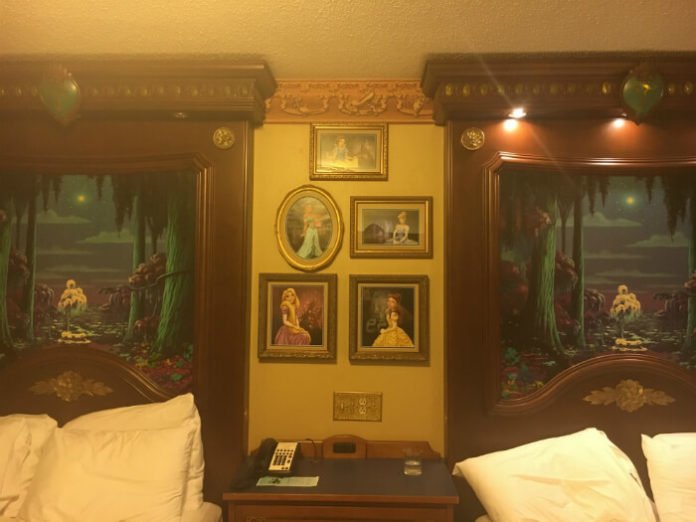 Port Orleans Riverside Royal hotel Room beds princess pictures