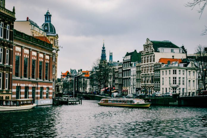 Cheap roundtrip airfare to Amsterdam from Cleveland, Pittsburgh, St. Louis, Newark