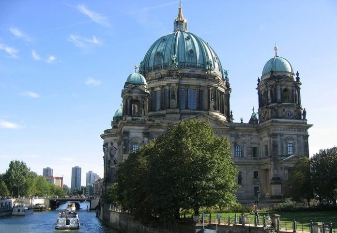 Save up to 35% on 4&5 star Berlin Germany hotels