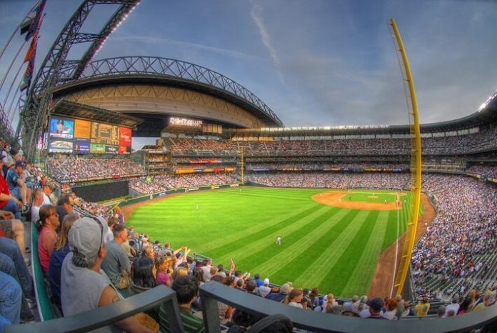 How to get discounted tickets to Seattle Mariners baseball game