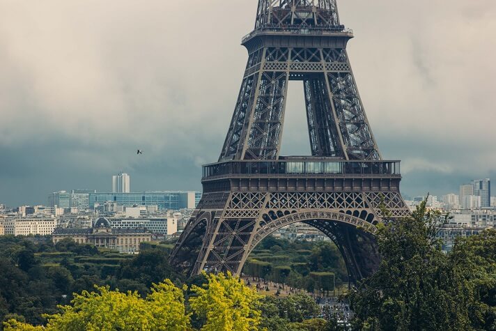 10 Cheap Roundtrip Flights from US to Paris from $340.98 | Green Vacation Deals