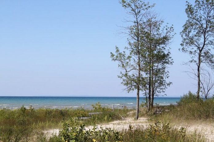 Top 10 Wasaga Beach hotels 2 hours from Toronto