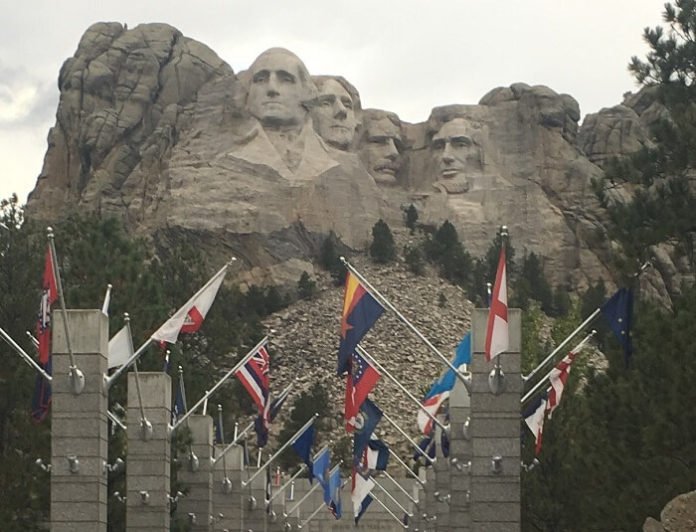 Yellowstone Mount Rushmore Grand Teton 6-day tour from Denver discount price