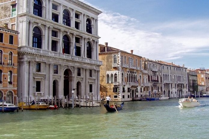 How to see Venice Italy in 1 day & save money