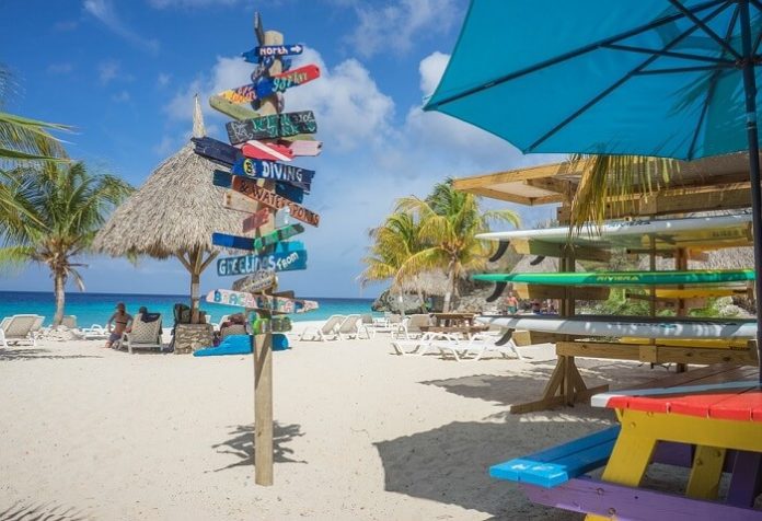 Enjoy Caribbean beaches & Save up to 25% on Curacao hotels