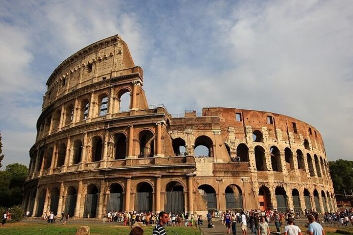 How to spend 1 day in Rome Italy & save money see Colosseum, Vatican