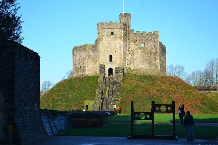 Discount code save 10% on City Sightseeing hop on hop off bus tour in Cardiff Wales