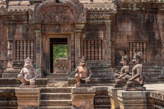 Top 15 luxury hotels in Siem Reap Cambodia near Angkor temples